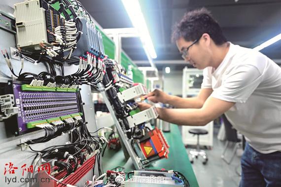 7月3日,在位于西工区中弘凤凰谷产业园的洛阳南意测控科技